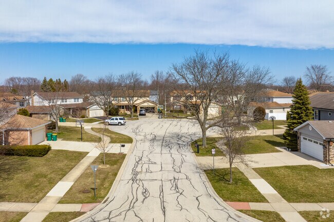 Cul De Sac Neighborhood With Sidewalks And Spacious Yards In Wheeling