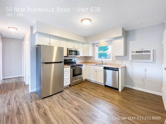 Foto del edificio - 50 New Plainville Rd