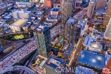 Foto del edificio - 889 Francisco St