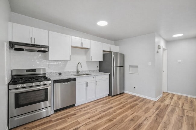 Photo - 319 E Brookside St Apartment