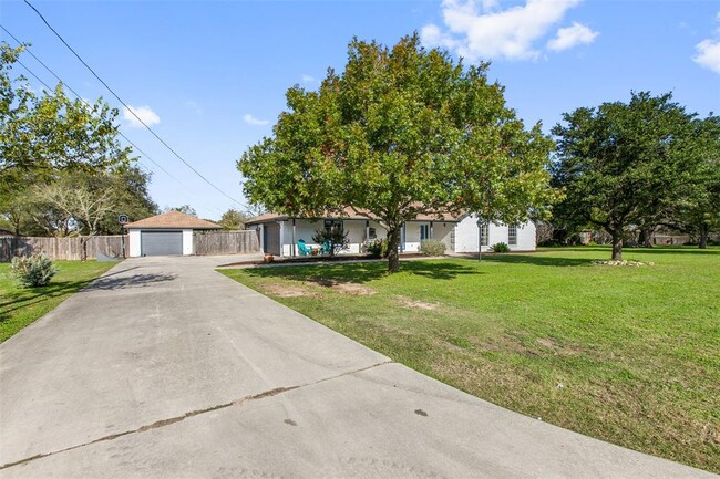 Building Photo - 124 Poplar Dr