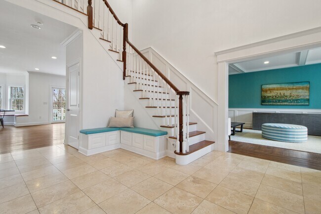 Foto del edificio - 57 Overbrook Dr