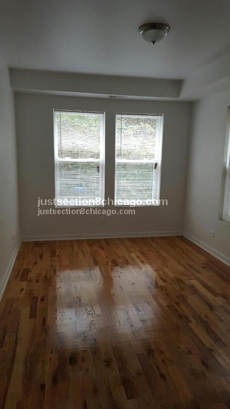 Building Photo - 2725 E 75th Pl