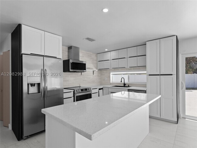 Building Photo - 421 S 56th Terrace