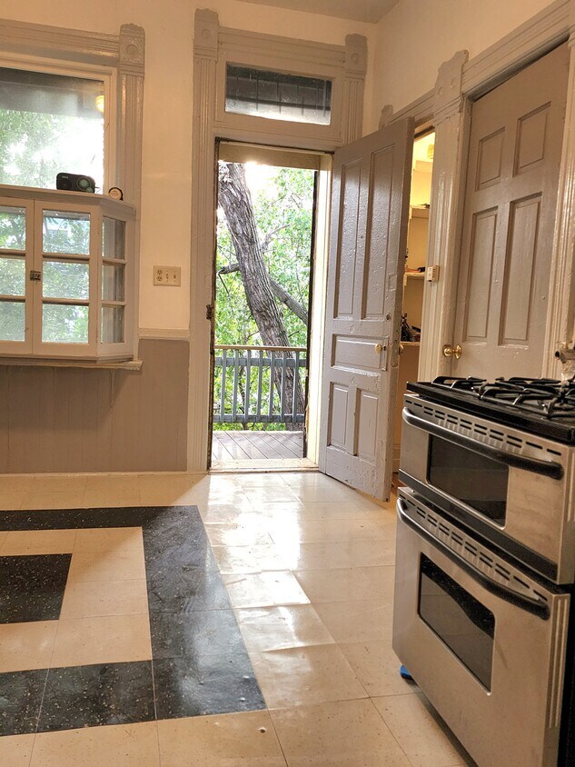 Foto principal - 1322 N Greenview Ave