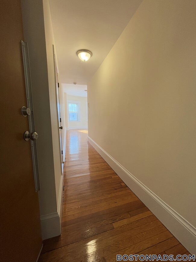 Foto del edificio - 64 Brighton Ave