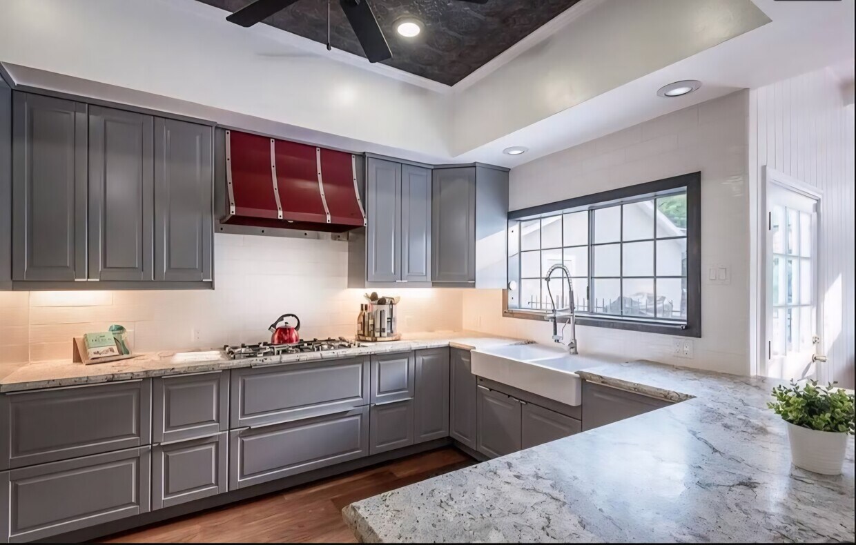 Foto del edificio - 10429 Wheatland Ave