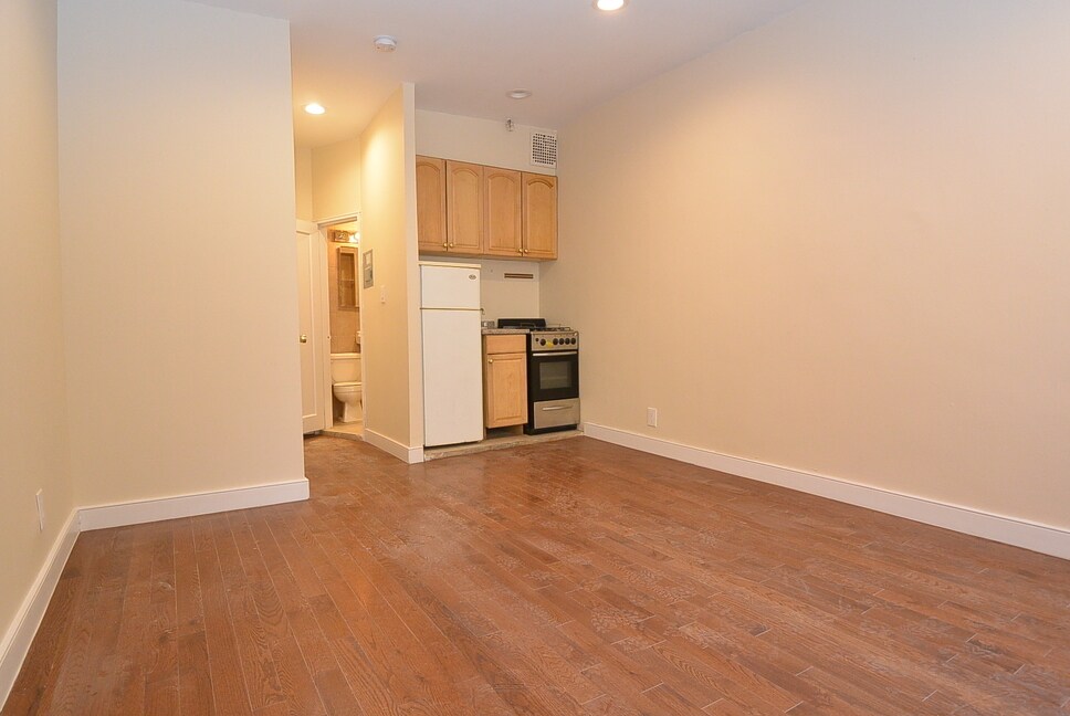 Primary Photo - 1598 3rd Ave