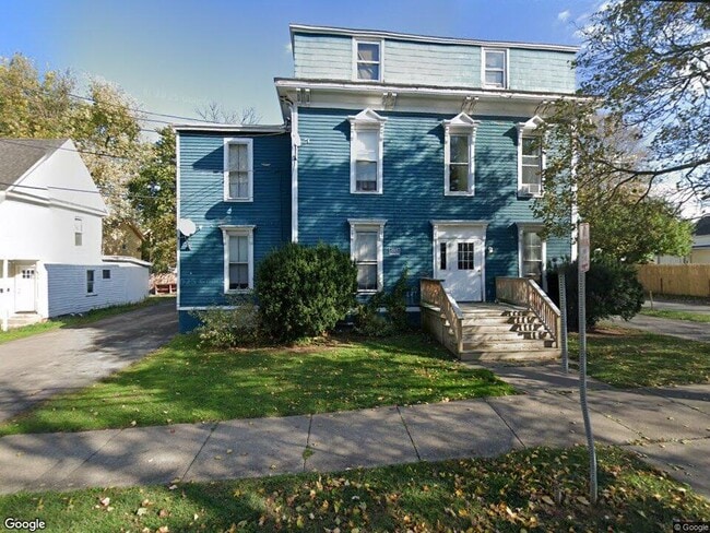 Building Photo - 111 Cottage St