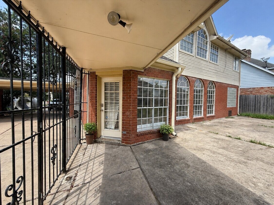 Building Photo - 3411 Ashfield Dr
