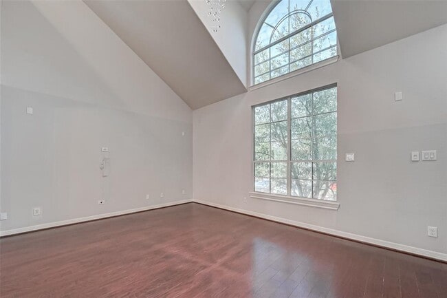 Building Photo - 3109 Clearview Cir