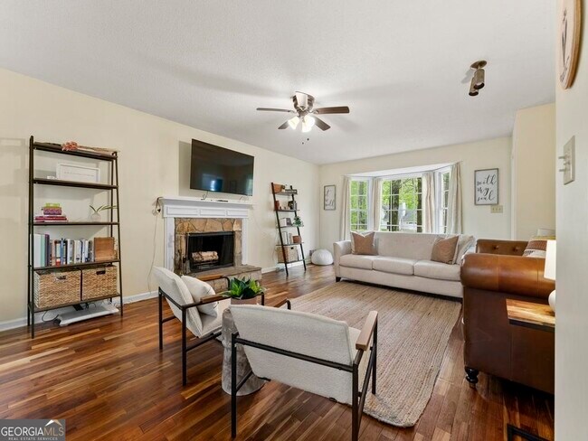 Foto del edificio - 170 Arrowood Ln