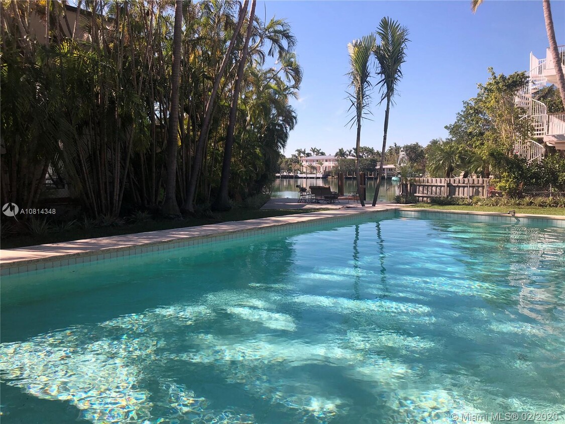 Foto del edificio - 530 Harbor Dr