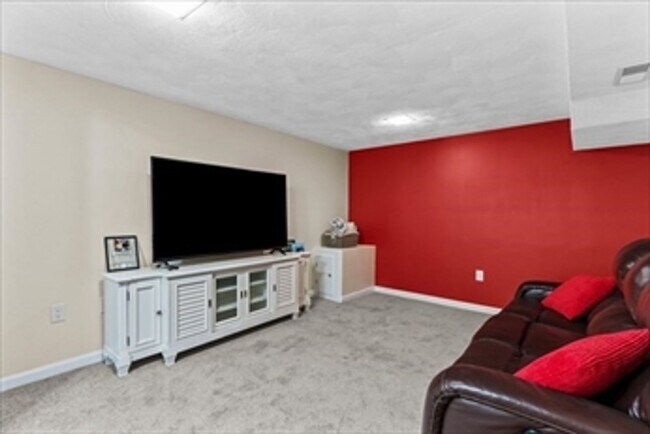 Foto del edificio - Two Bedroom Townhouse in sought after Will...