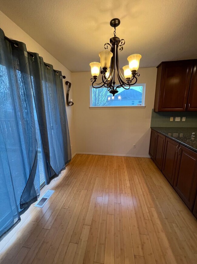 Foto del edificio - 16973 NW Arizona Drive ~ Custom Upgraded K...
