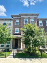 Building Photo - 1559 Bellefontaine St