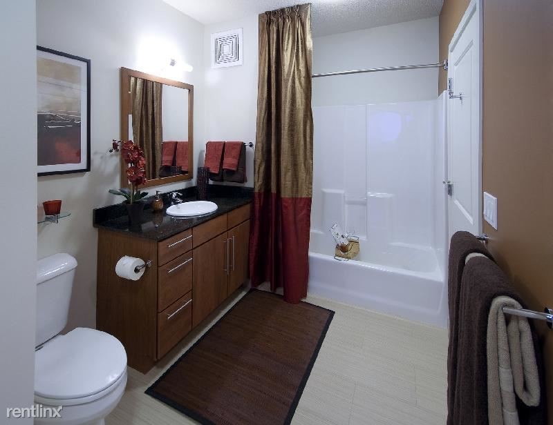 Foto principal - 233 W Erie St