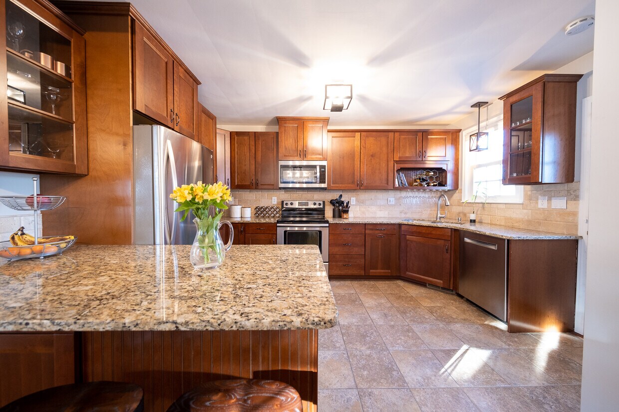 Foto principal - 2626 N Vincent Ave