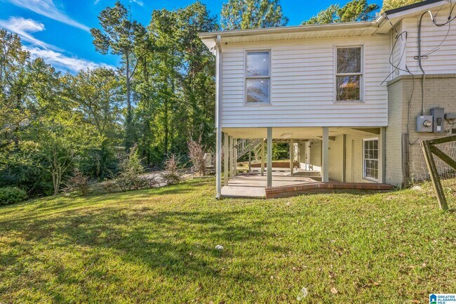 Foto del edificio - 2161 Chapel Hill Rd