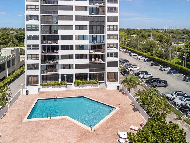Foto del edificio - 5600 N Flagler Dr