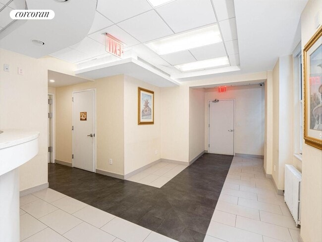 Building Photo - 137 E 67th St