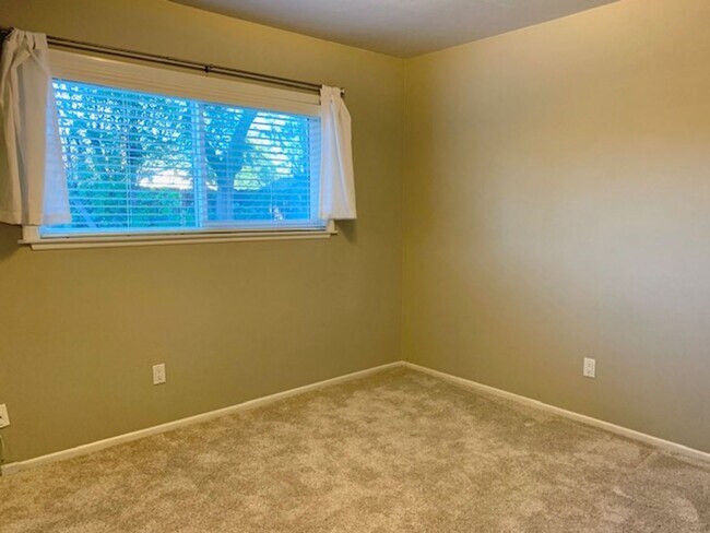 Foto del edificio - Camarillo | 3 Bed + 2 Bath Home | Jay Ct.