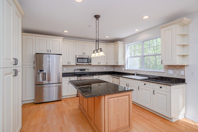 Foto del edificio - 82 Suzie Dr