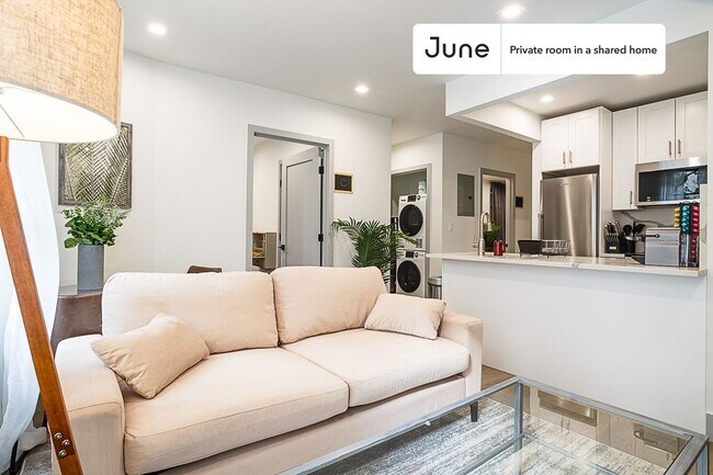 Building Photo - Room in Shared 3 bed/2 bath home in Upper West Side