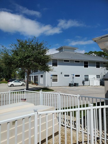 Building Photo - 1075 Hancock Creek S Blvd