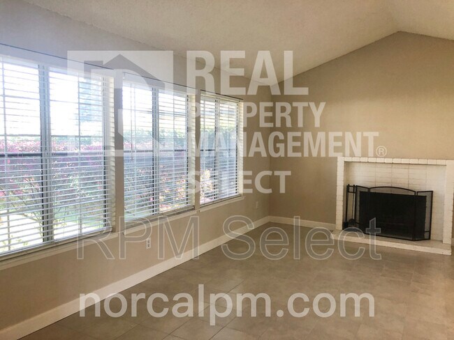 Foto del edificio - 3428 Spartan Way