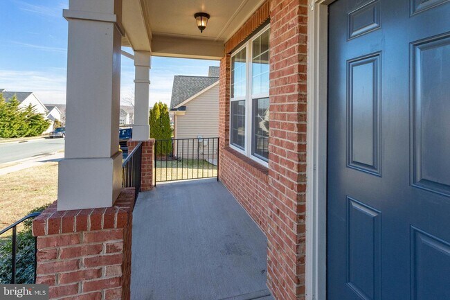 Building Photo - 125 Coachman Cir