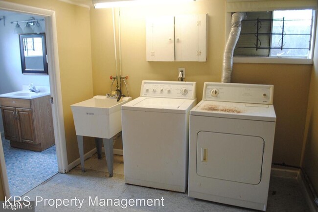 Foto del edificio - 3 br, 2 bath House - 6600 Laurelton Avenue