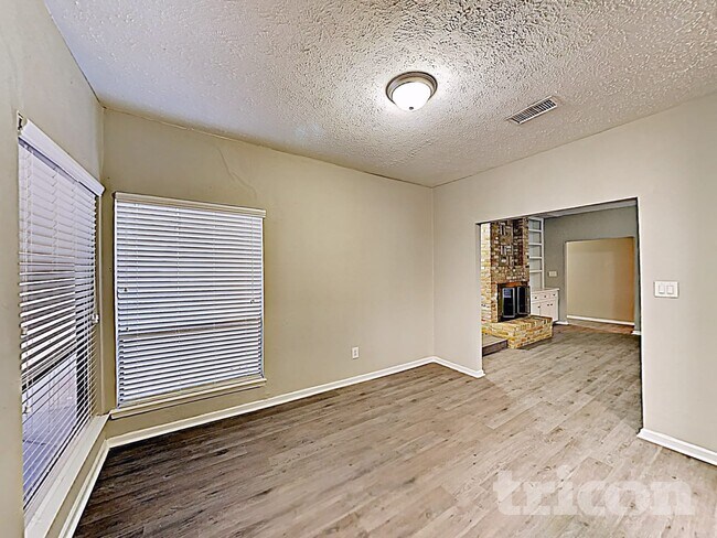 Foto del edificio - 535 Shady Brook Dr