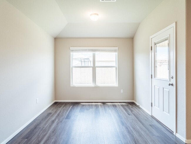 Building Photo - 1731 King Rd