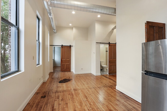 Building Photo - 1843 S Racine Ave