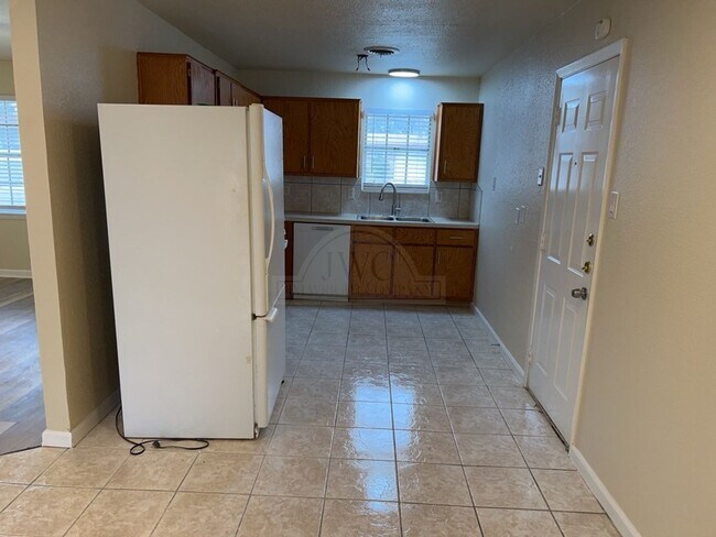 Building Photo - 1208 Ridgemont Dr