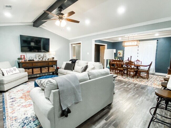 Foto del edificio - Impeccable Remodeled Home