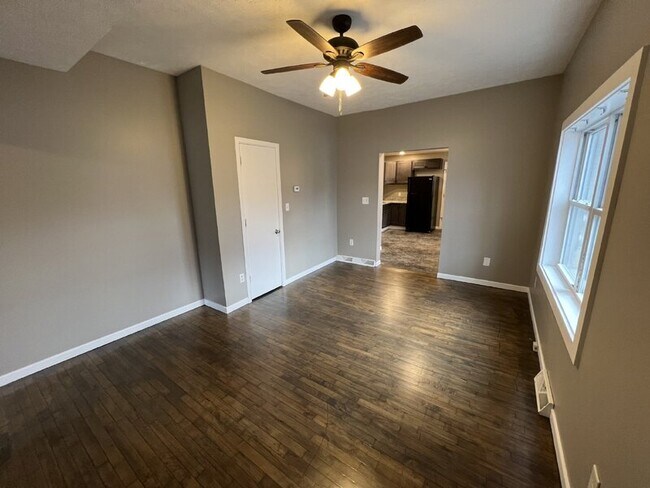 Foto del edificio - 828 4th St NW