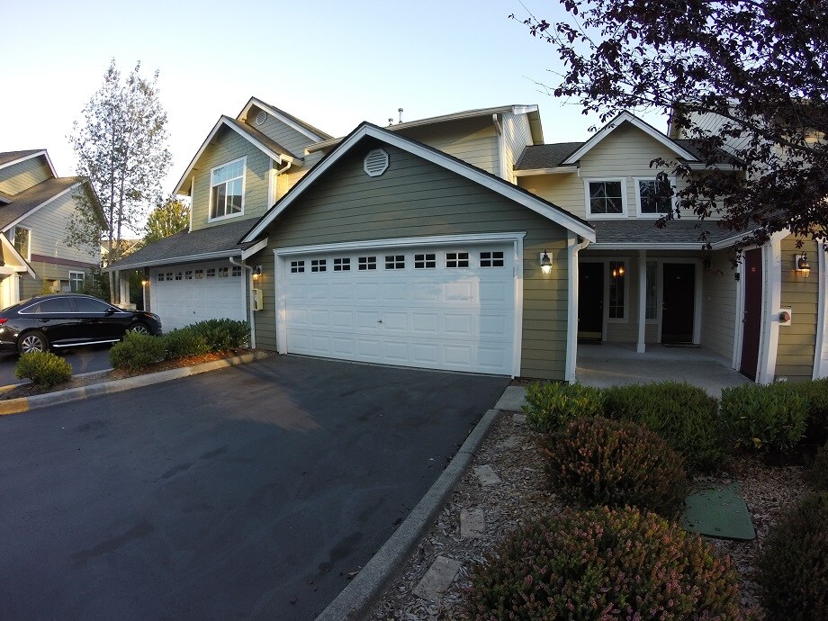 13000 Admiralty Way, Everett, WA 98204 Townhome Rentals in Everett WA