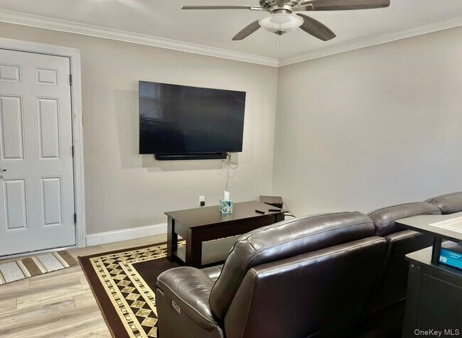 Foto del edificio - 107 Fairview Ave