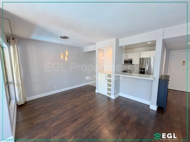 Foto del edificio - 6275 Canterbury Dr