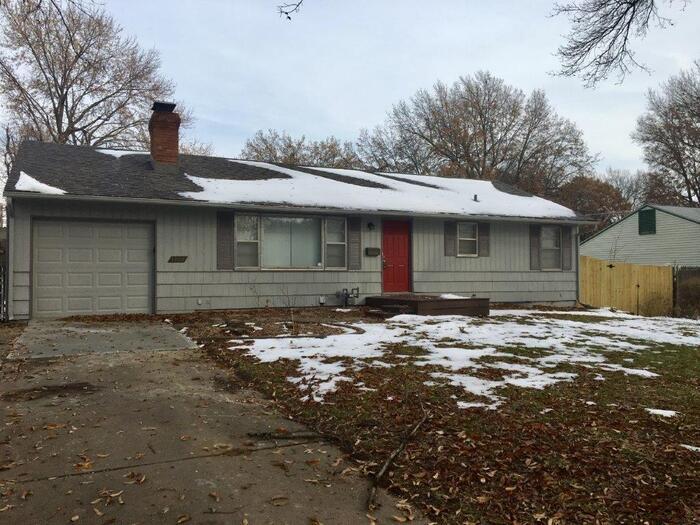 1302 Skyline Dr, Grandview, MO 64030 House for Rent in Grandview, MO