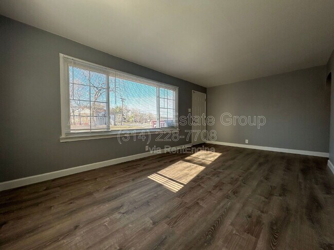 Building Photo - 8306 Whitewater Dr