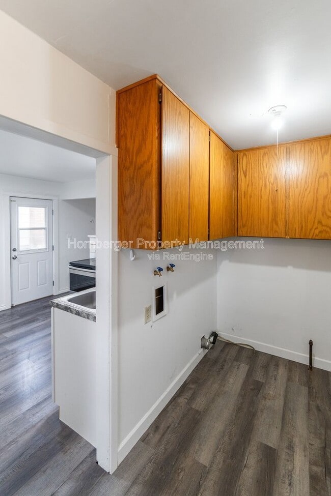 Foto del edificio - 1911 E Thurston Ave