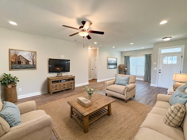 Foto del edificio - 101 Rutledge Ln