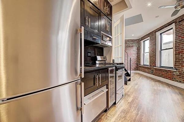 Foto del edificio - 410 E 13th St