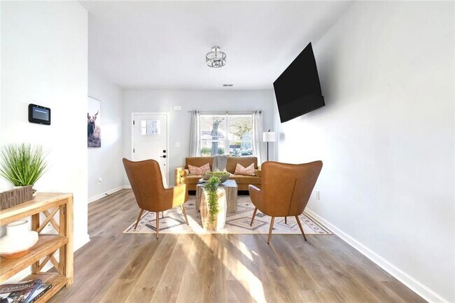 Foto del edificio - 56 Holly Rd NW