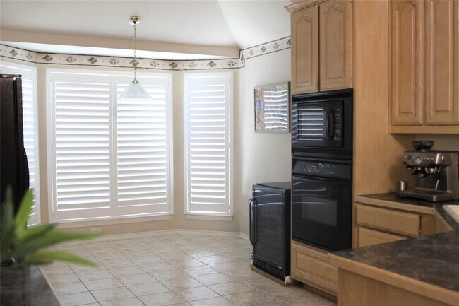 Building Photo - 1205 Pegasus Dr