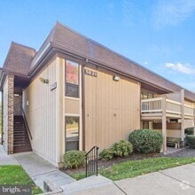 Building Photo - 5821 Royal Ridge Dr