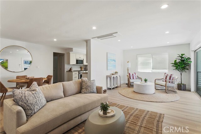 Foto principal - 913 W Balboa Blvd